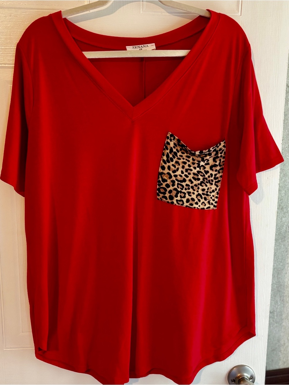 Zenana 1X Red V-Neck Top Leopard Print Pocket Stretch Short Sleeve Blouse